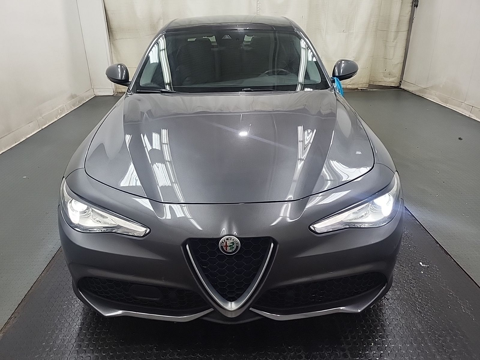 2017 Alfa Romeo Giulia (952)